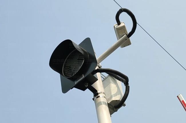 紅綠燈音(yīn)柱(zhù)抓拍攝(shè)像頭(tóu)