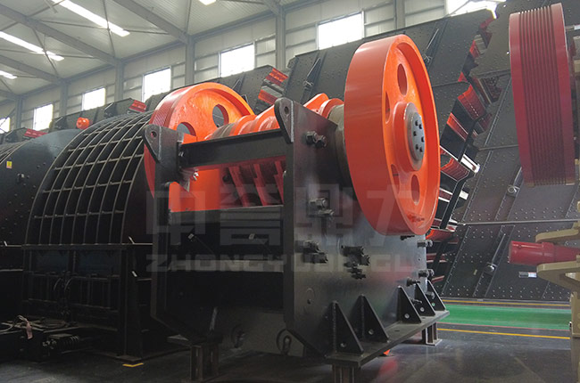 PE-900×1200顎式破碎機