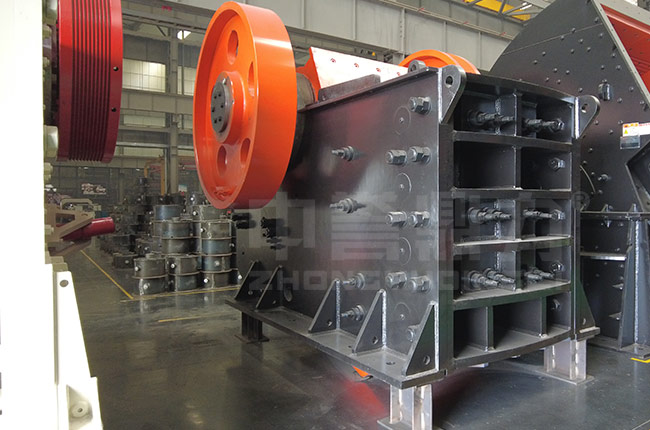 PE900×1060顎式破碎機