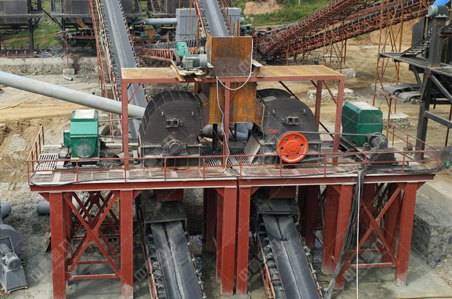 时产1400吨锤式破碎（suì）机