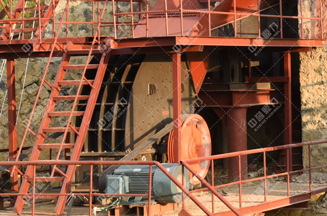 日產500噸錘式破（pò）碎機