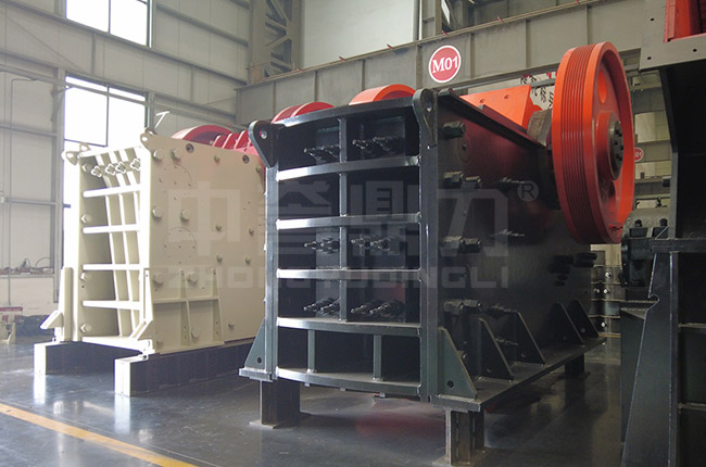 JC180顎式破（pò）碎機