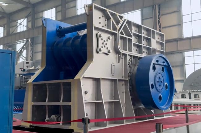 HGC600臥式旋回破碎機