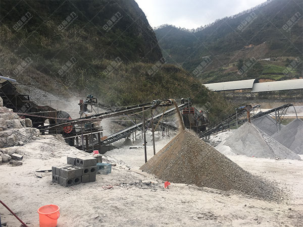 露（lù）天采石（shí）場