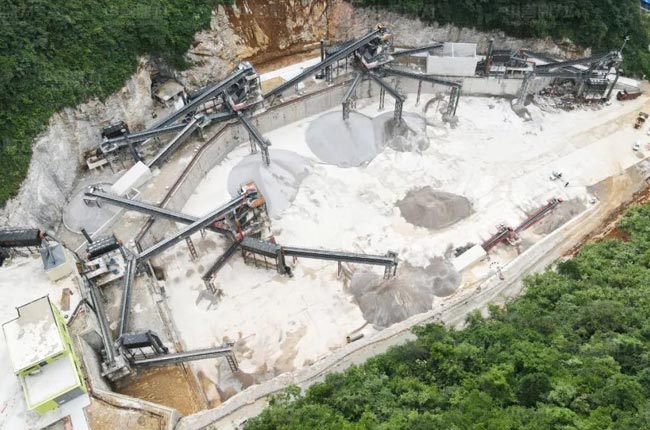 廣西年產300萬噸大型機製砂石生產線（xiàn）