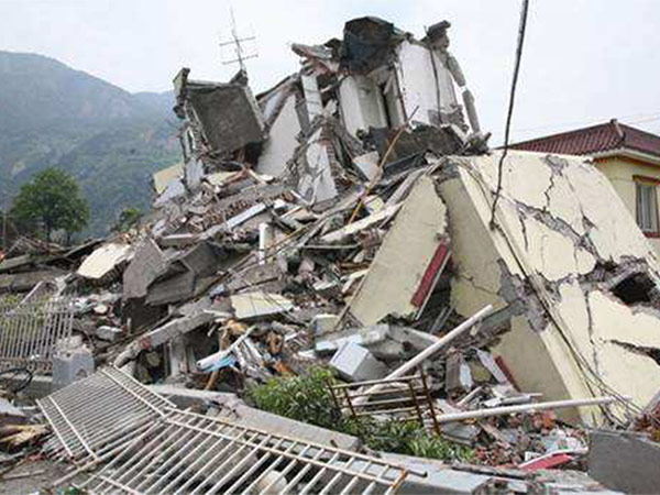 地震過後房屋廢墟/建築垃（lā）圾
