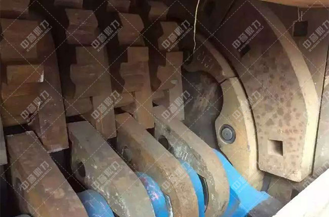 反（fǎn）擊錘式破碎機