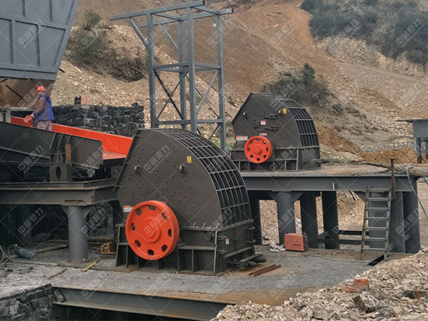 破石機