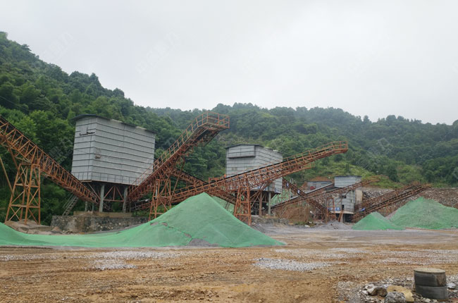 江西（xī）萍鄉（xiāng）上石采石場時產300噸碎石生產線